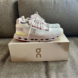 On Running cloudnova Women's in undyed White/fade